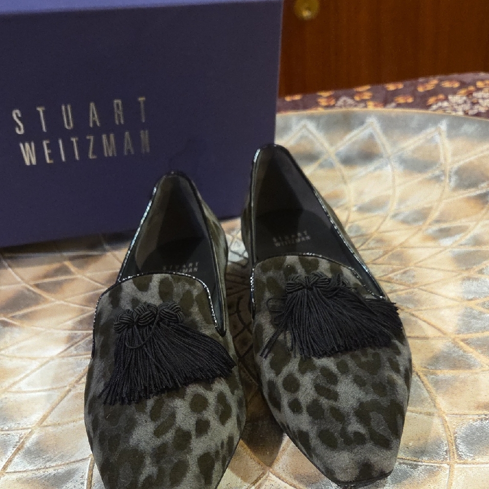 Stuart Weitzman, NEW, 9.5B Gray Leopard Print Loafers
